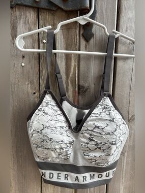 Under Armour White & Gray Patterned compression Support Sports Bra